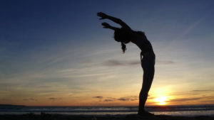 浜松で骨盤矯正ならほりかわ整体院：背骨の歪みは骨盤の影響かも